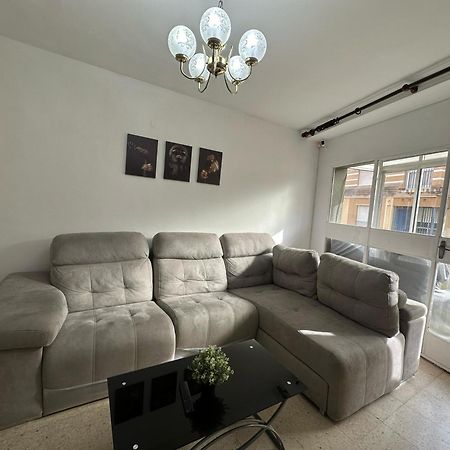 Habitacion Individual Con Terraza مالقة المظهر الخارجي الصورة