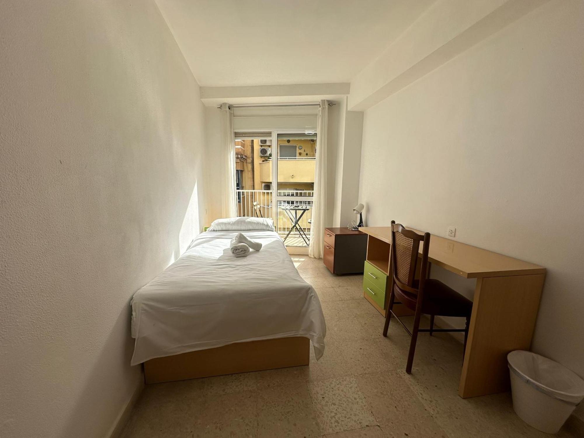 Habitacion Individual Con Terraza مالقة المظهر الخارجي الصورة